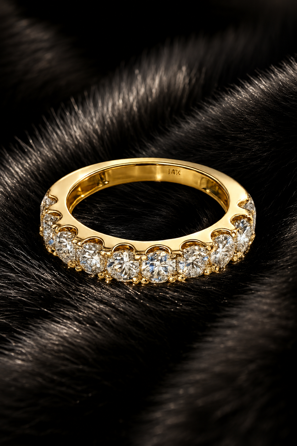 14kt yellow gold2.5ct Natural Diamonds band